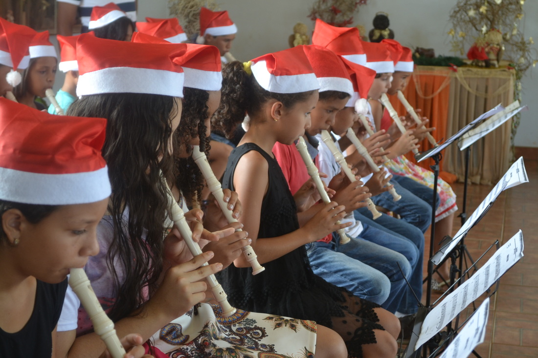 Music class at Casa da Criança